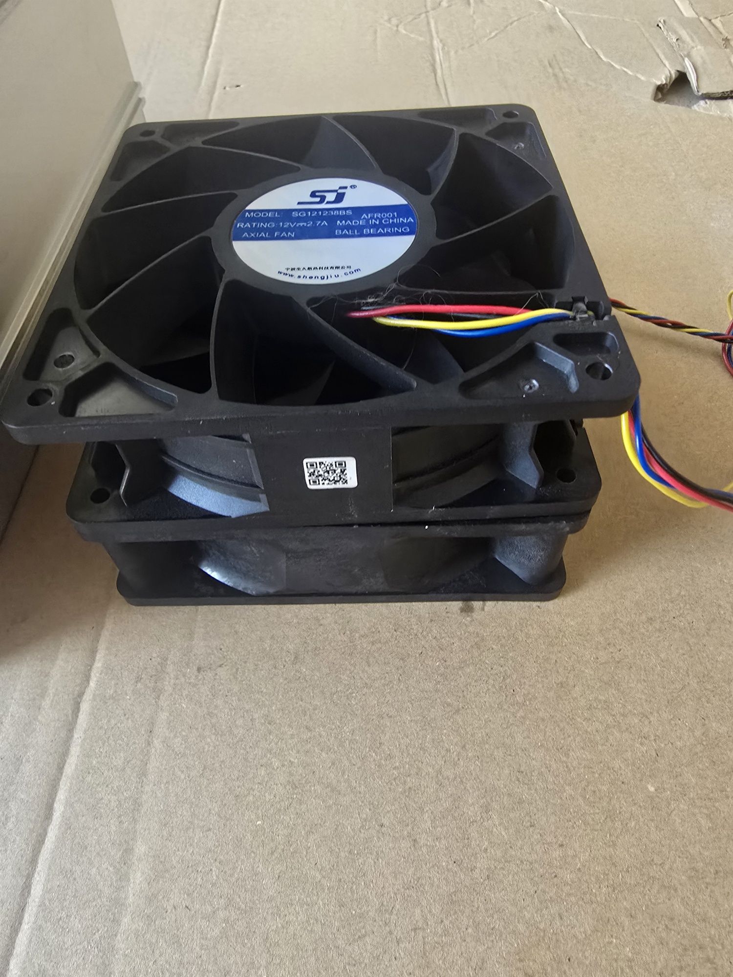 Antminer S9 13,5th/s