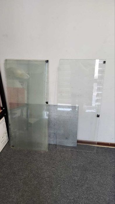 Стекло БУ куски 3,3мм и 2,8мм, края обработаны