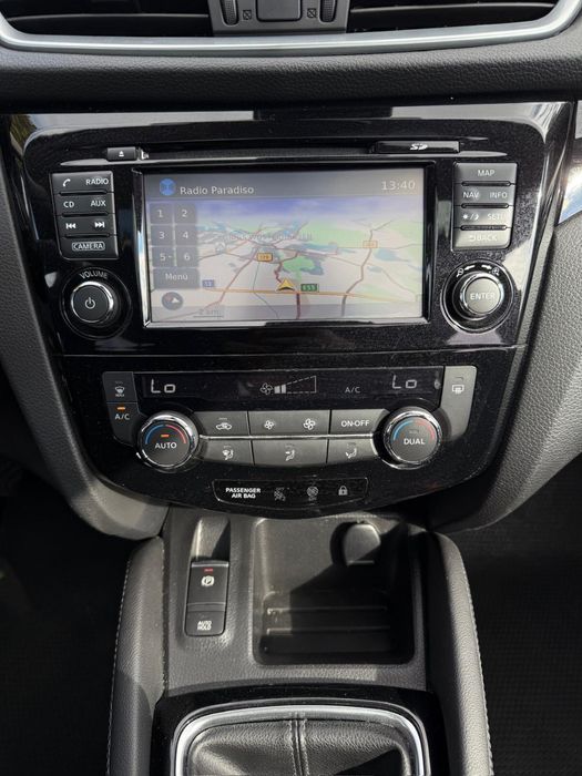 Nisan Qashqai N-Connecta 2017-130000 km Panoramic