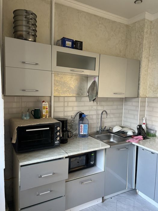 Продам кухонную гарнитуру срочно