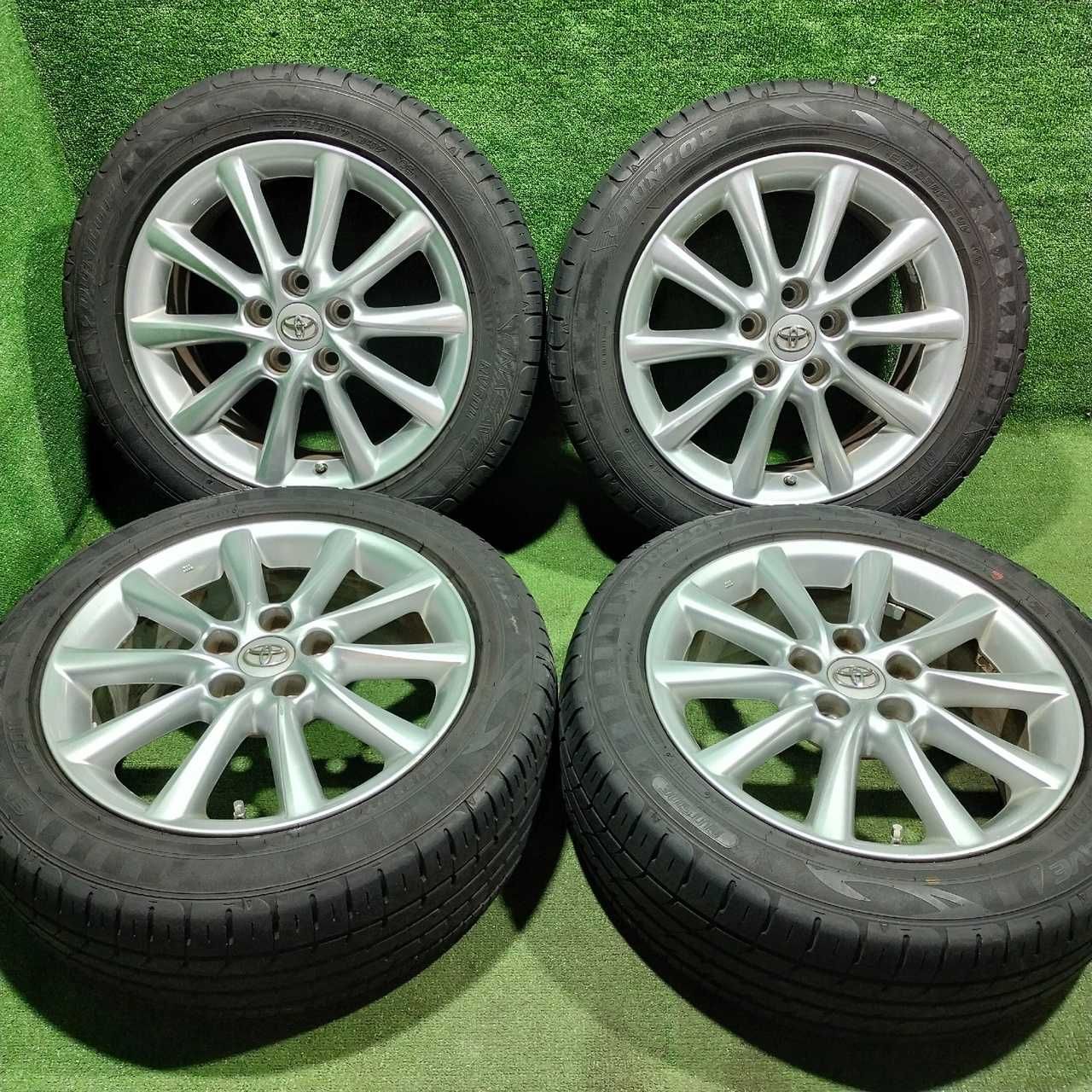 Продам Диск с шинами Dunlop RV504 Estima рестайлинг 215/55 R17 летний