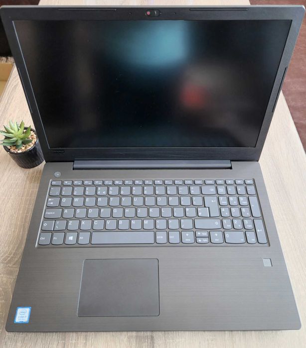 Лаптоп Lenovo V330-15IKB i7 / 12GB RAM / 256GB
