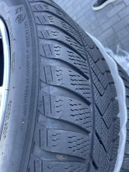 Зимни/ Pirelli SottoZero 245/45 R18 100V XL Run Flat