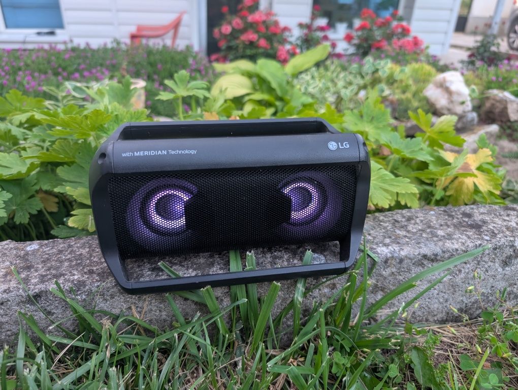 lg kp-5  Bluetooth колонка