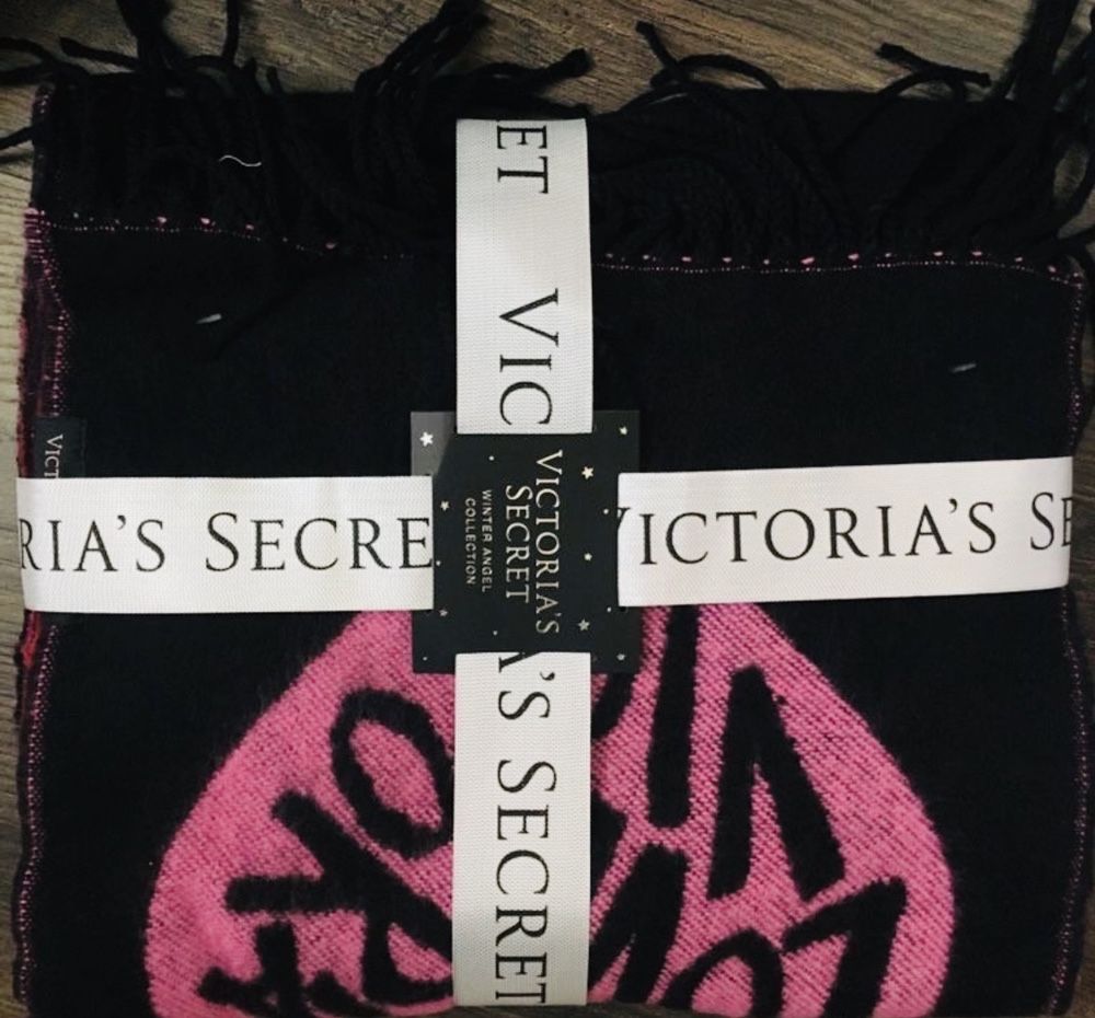 Fular calduros marca Victoria’s Secret