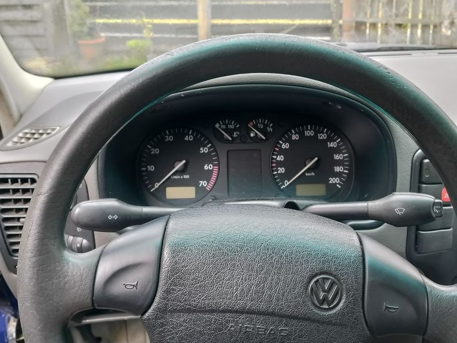 Vând Volkswagen Polo