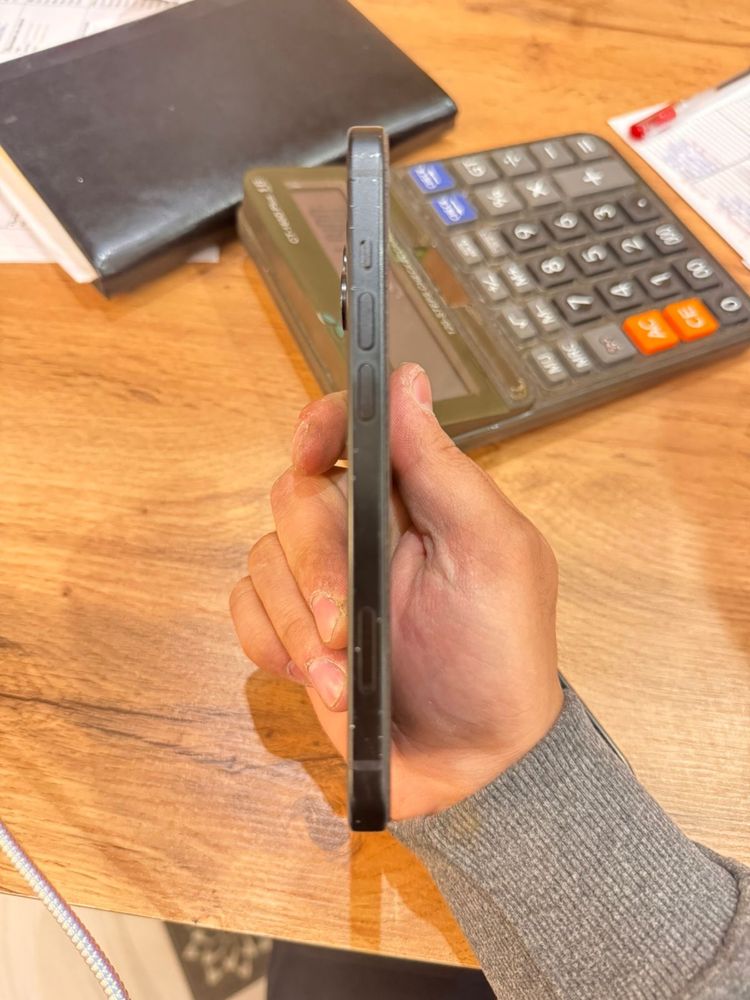 iPhone 15 128gb рочти новый