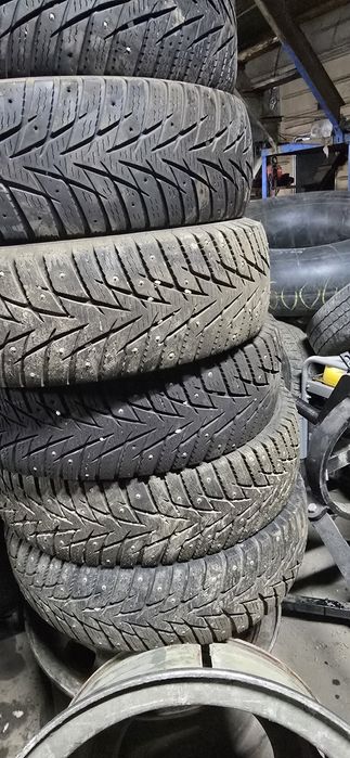 Продам комплект шин 185.65. R15