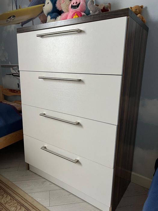 Продам Комод с ящиками