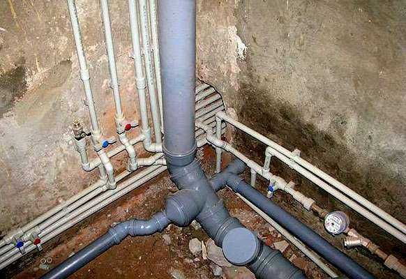 Услуги сантехника, монтаж труб, установка раковины