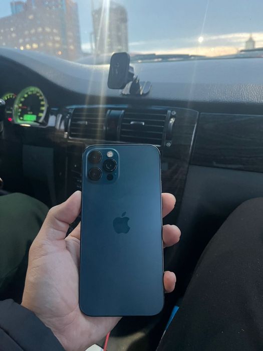 Айфон 12 про в идеальном состоянии