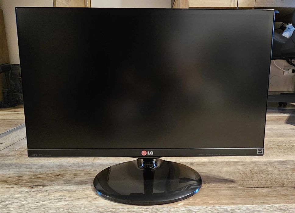 Vand Monitor LG LED IPS 23'' Full HD, stare foarte buna