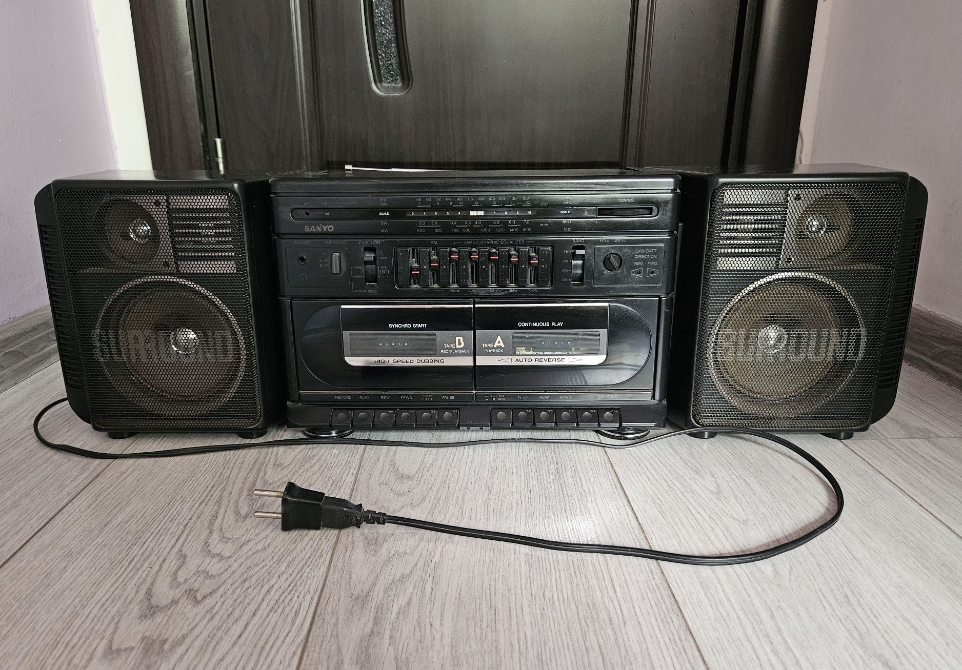 Касетофон  SANYO