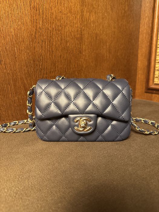 Малка чанта Chanel в тъмносин цвят