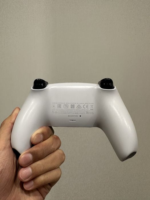 Playstation 5 в отличном состоянии с играми