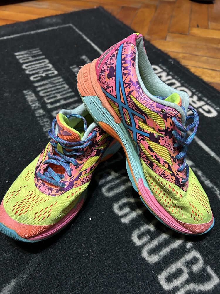 Маратонки на Asics 36номер