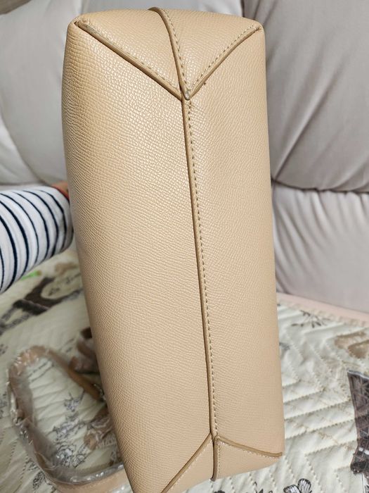 Нова бежава чанта