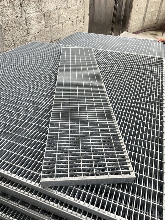 Trepte zincate galvanizate
