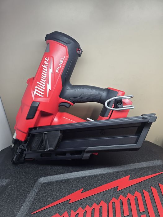 Акумулаторен такер за пирони от 5 до 9 см Milwaukee M18 FFN-0X