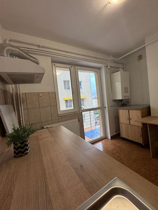 Decomandată, Craiovița, liberă, spațioasă, zonă bună