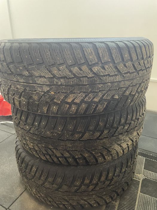 Зимние шины 265/65/17