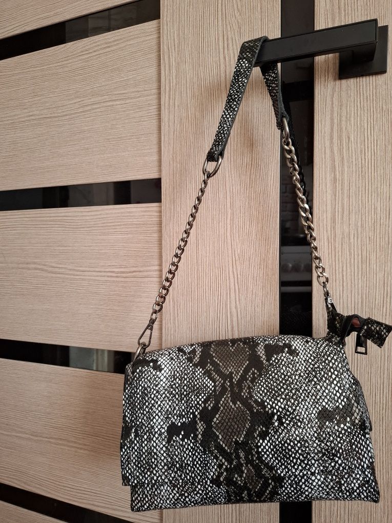 Продаём сумки в LUX качестве инста: aisha_shop_ushtobe