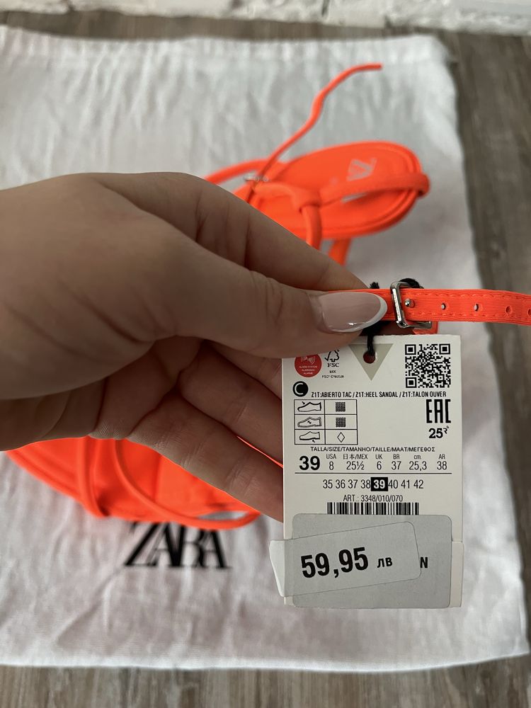 Сандали с ток Zara