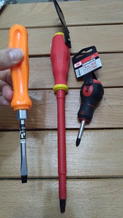 Șurubelnițe,ștechere,cabluri de alimentare