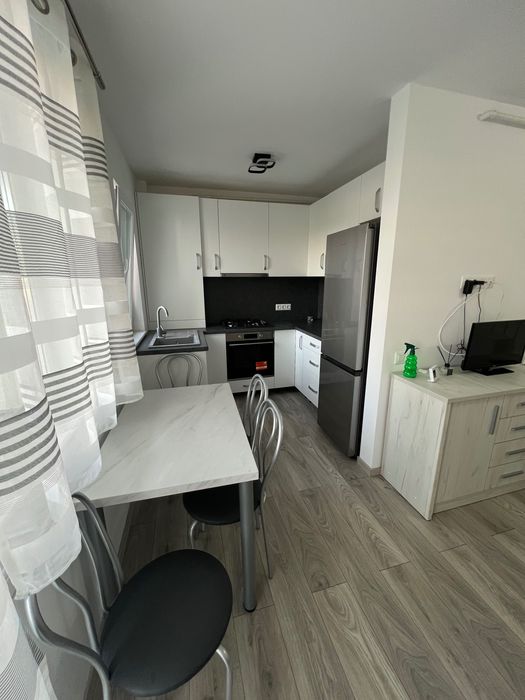Închiriez apartament cu două camere