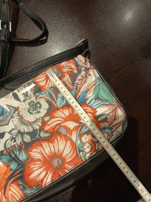 Desigual оригинална чанта за през рамо