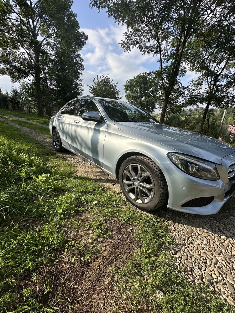 Vând Mercedes C200 D