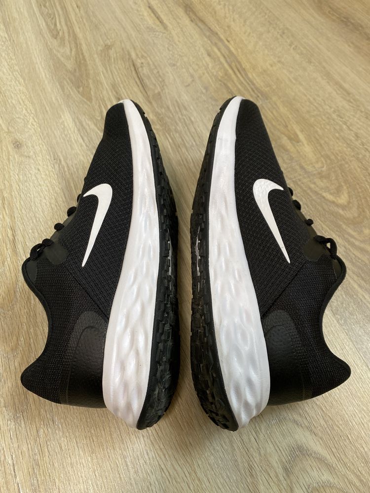 Кроссовки Nike, новые. Размер 40. Unisex(подходит для любого пола)