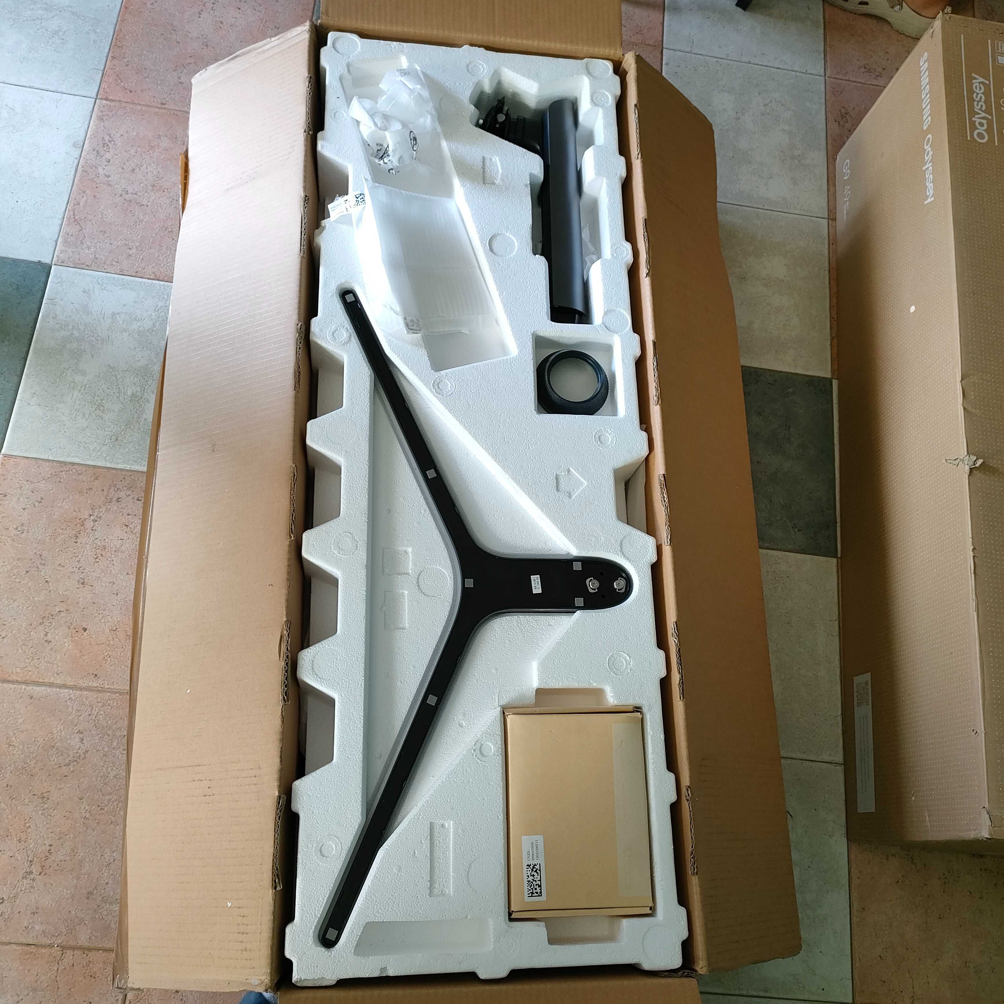 Геймърски монитор Samsung 144Hz 49"