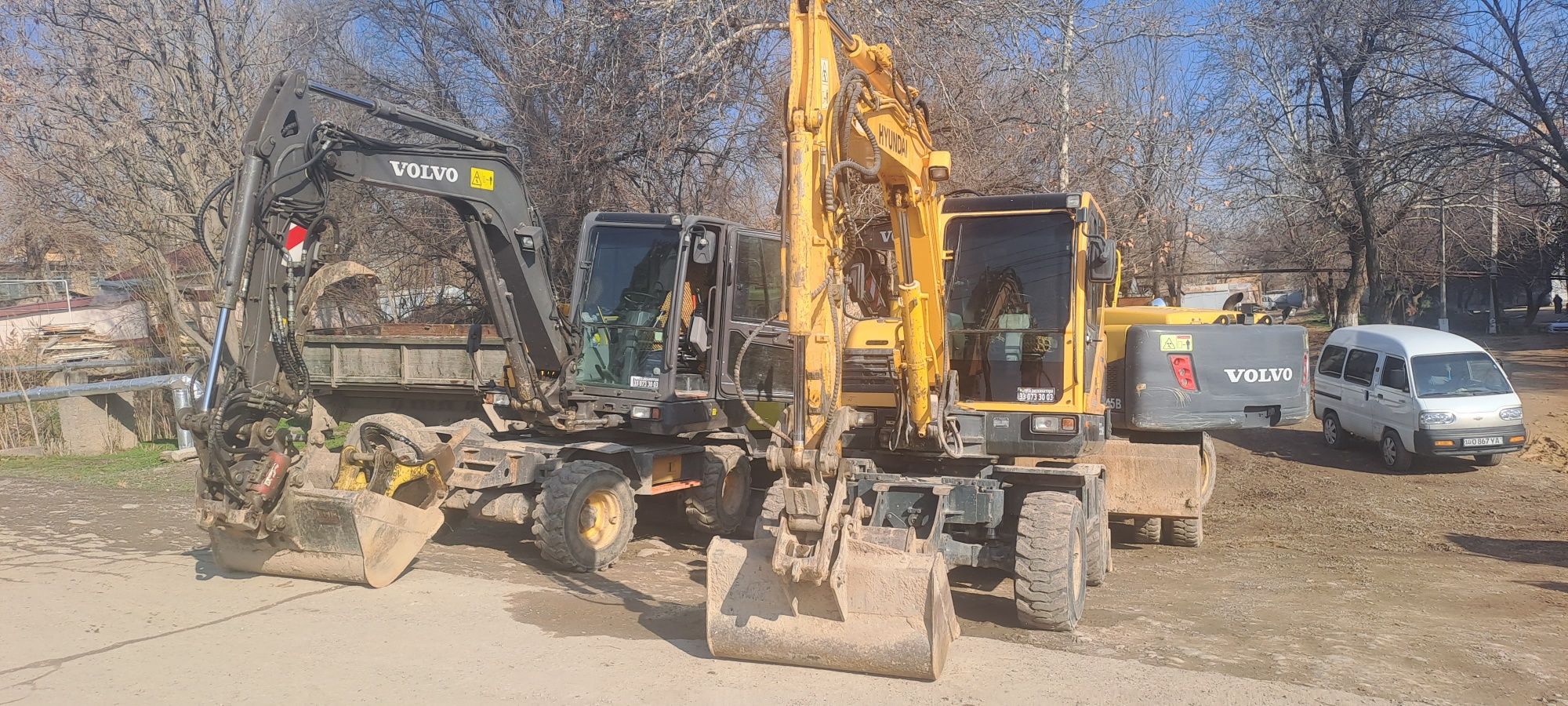 Ekskavator xizmatlari butun Uzbekistan buylab qatlavan planerovka