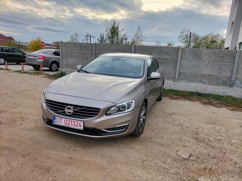 Volvo v60-2.4 AWD plug jn hybrid 283 CP