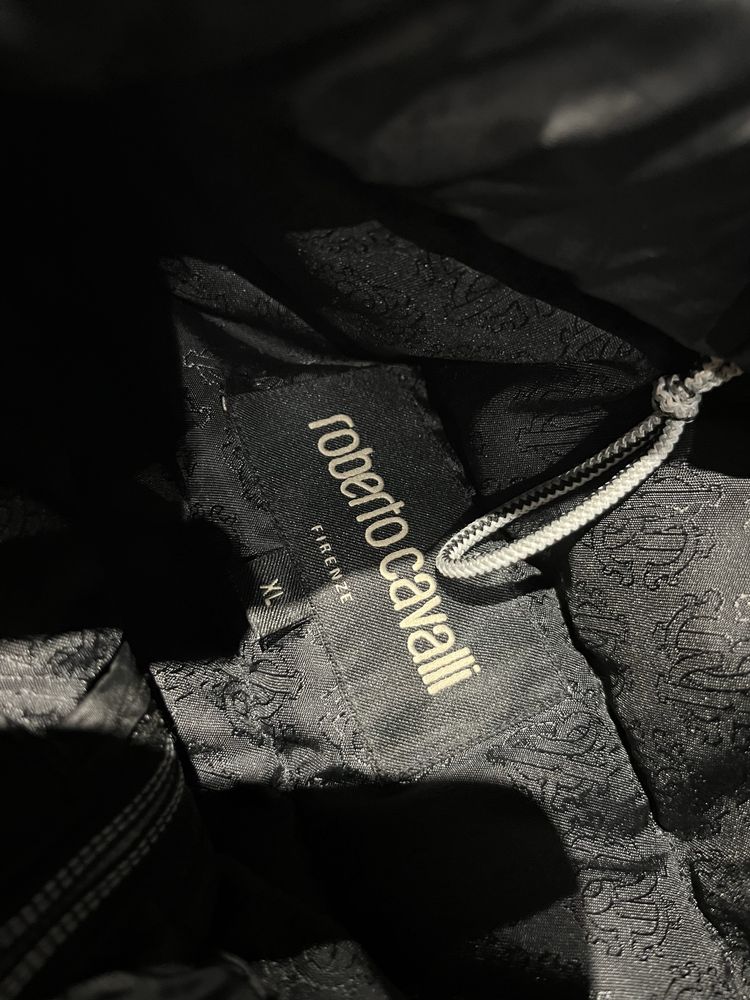 Яке Roberto Cavalli