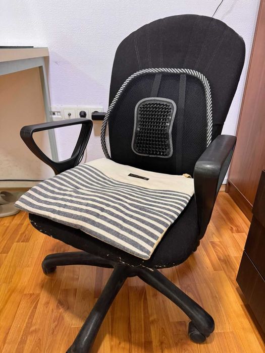 Стул офисный, черный