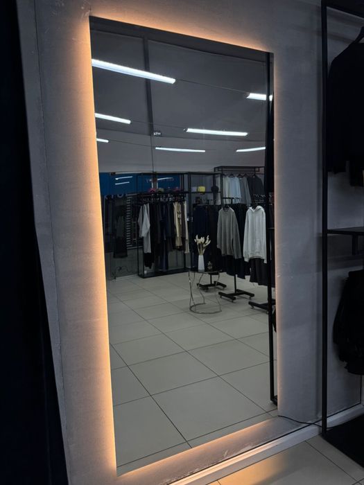 Продам зеркало в идеальном сомточнии