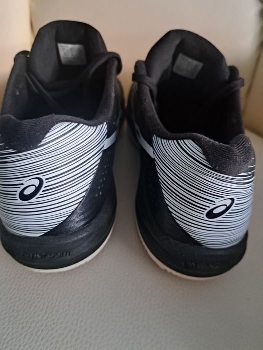 Adidași Asics. nr 43 impecabili