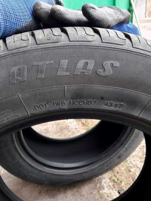 Гуми 17 -ки. Атлас. Добър грайфер. 235/55ZR/17  103 W.  DOT 4317