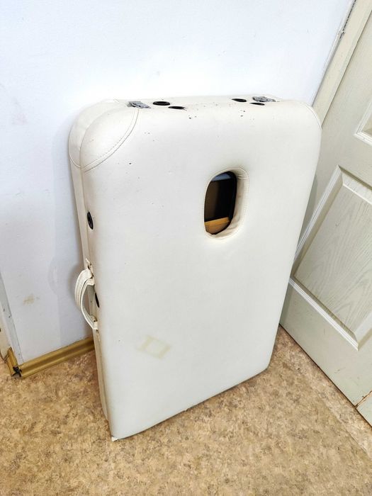 Кушетка для салона продам срочно