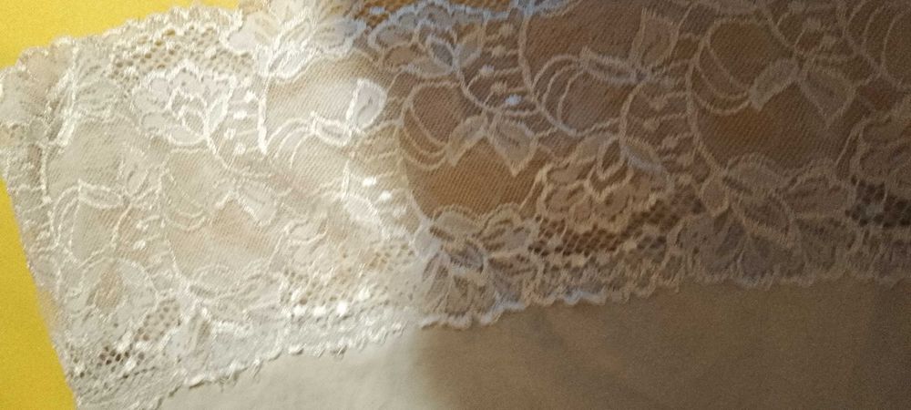 Летен потник с дантела(50 процента памук/ 50 процента вискоза)