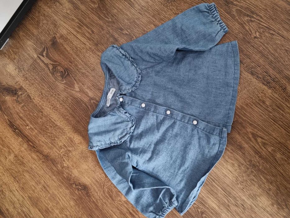 Cămăși, in stare foarte bună, pentru fetițe