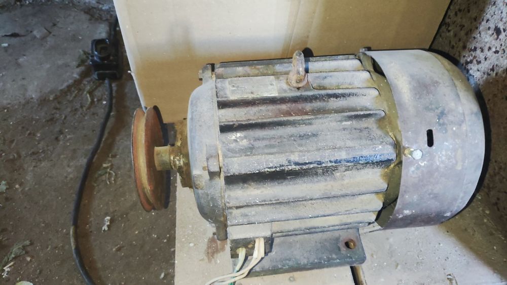 Продам электромотор 220/380