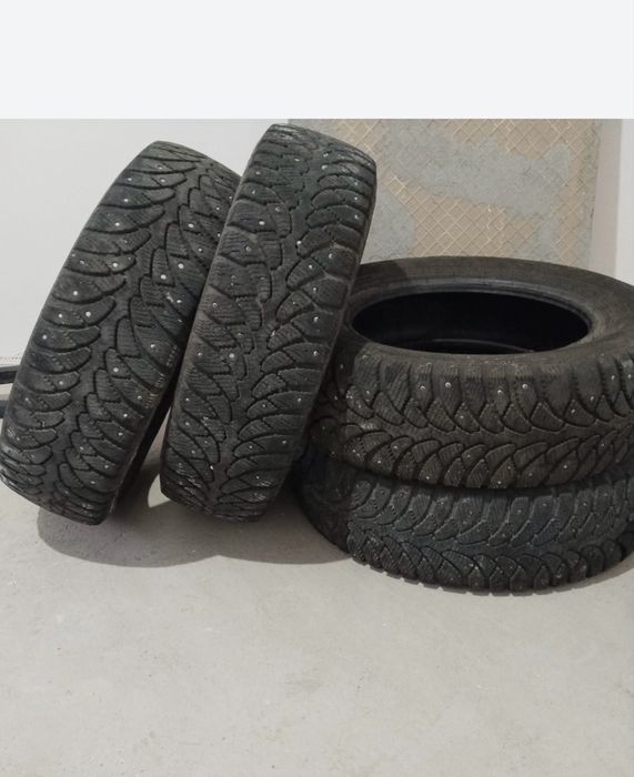 Шины зимние шипованные, р.215/60/17