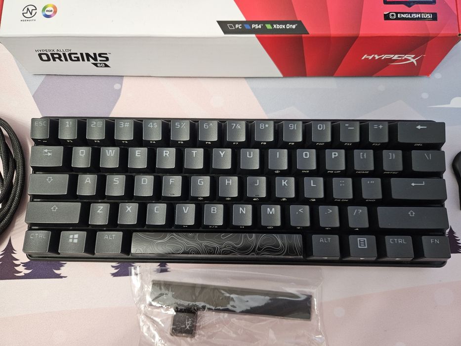 Tastatură Gaming HyperX Alloy Origins 60% + Mousepad Legion