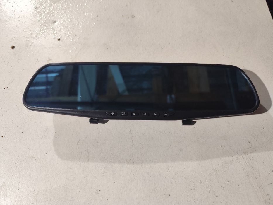 Видеорегистратор с функцией зеркала заднего вида