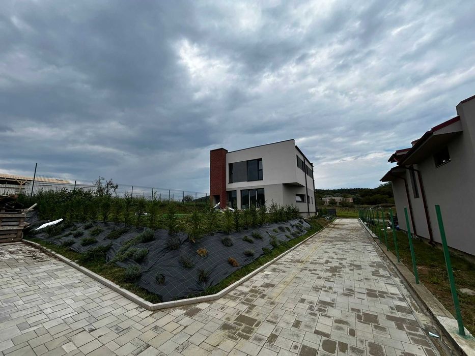 Casa de vanzare in BACIU ( langa SUN GARDEN Resort)