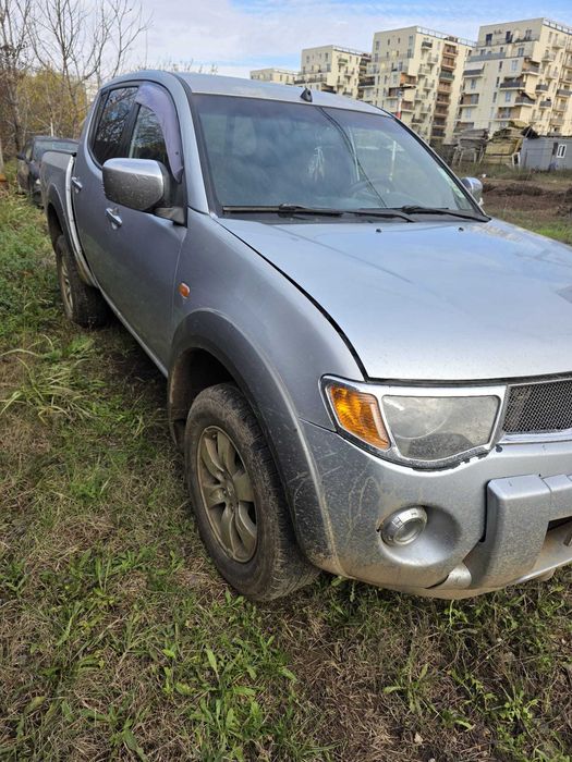 L200 2008 inmatriculat RO 4x4 cutir SUPERSELECT. Variante!