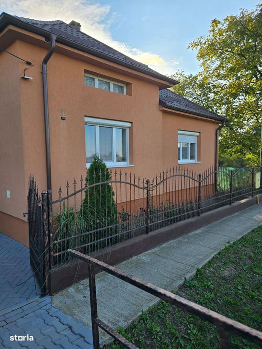 Casă în Cărășeu